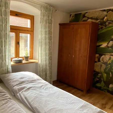 Altes Rathaus 度假居 Kreenheinstetten